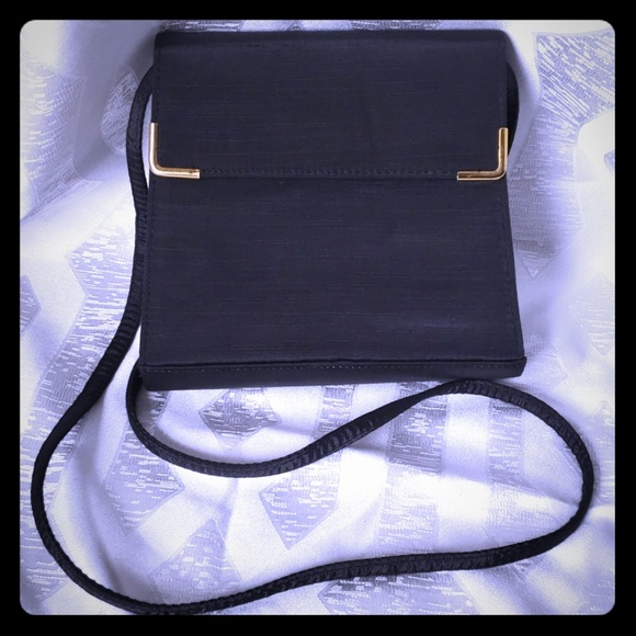 Vintage Handbags - 🎈3/$10 VINTAGE Black Snap Purse